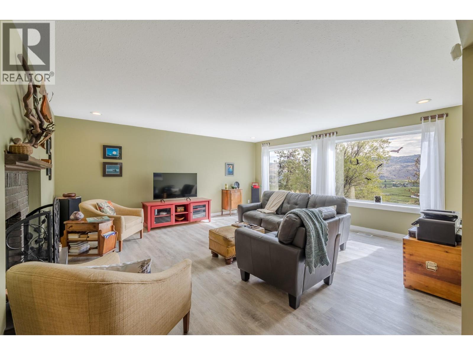 101 Knippelberg Road, Oliver, British Columbia  V0H 1T5 - Photo 17 - 10372987