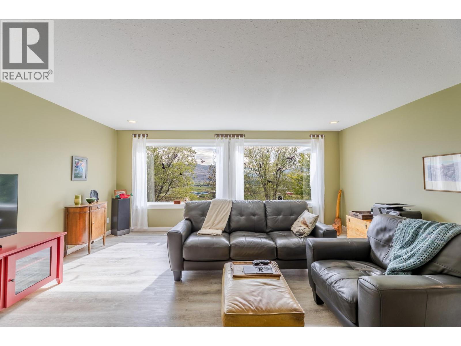 101 Knippelberg Road, Oliver, British Columbia  V0H 1T5 - Photo 18 - 10372987