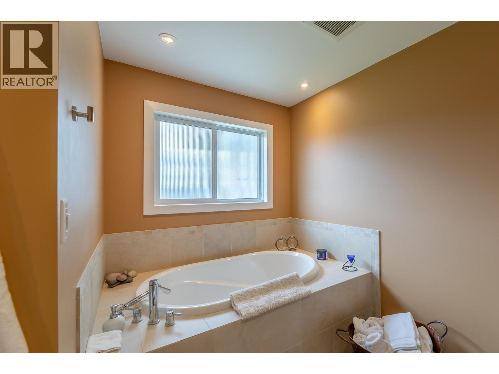 101 Knippelberg Road, Oliver, British Columbia  V0H 1T5 - Photo 23 - 10372987