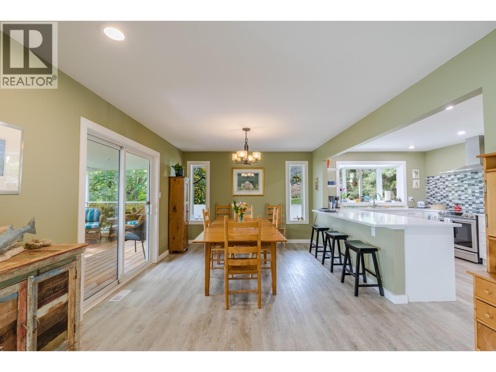 101 Knippelberg Road, Oliver, British Columbia  V0H 1T5 - Photo 9 - 10372987