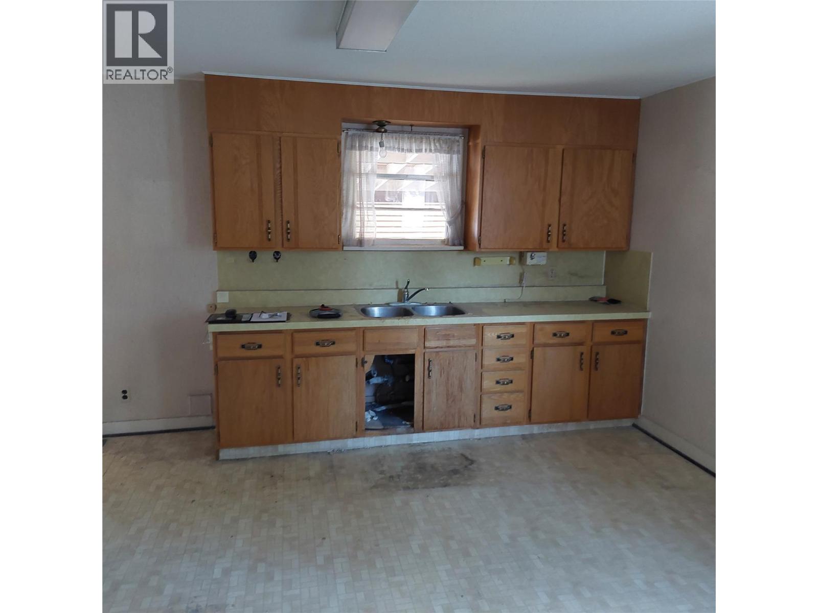 3220 35 Street, Vernon, British Columbia  V1T 6B7 - Photo 4 - 10372907