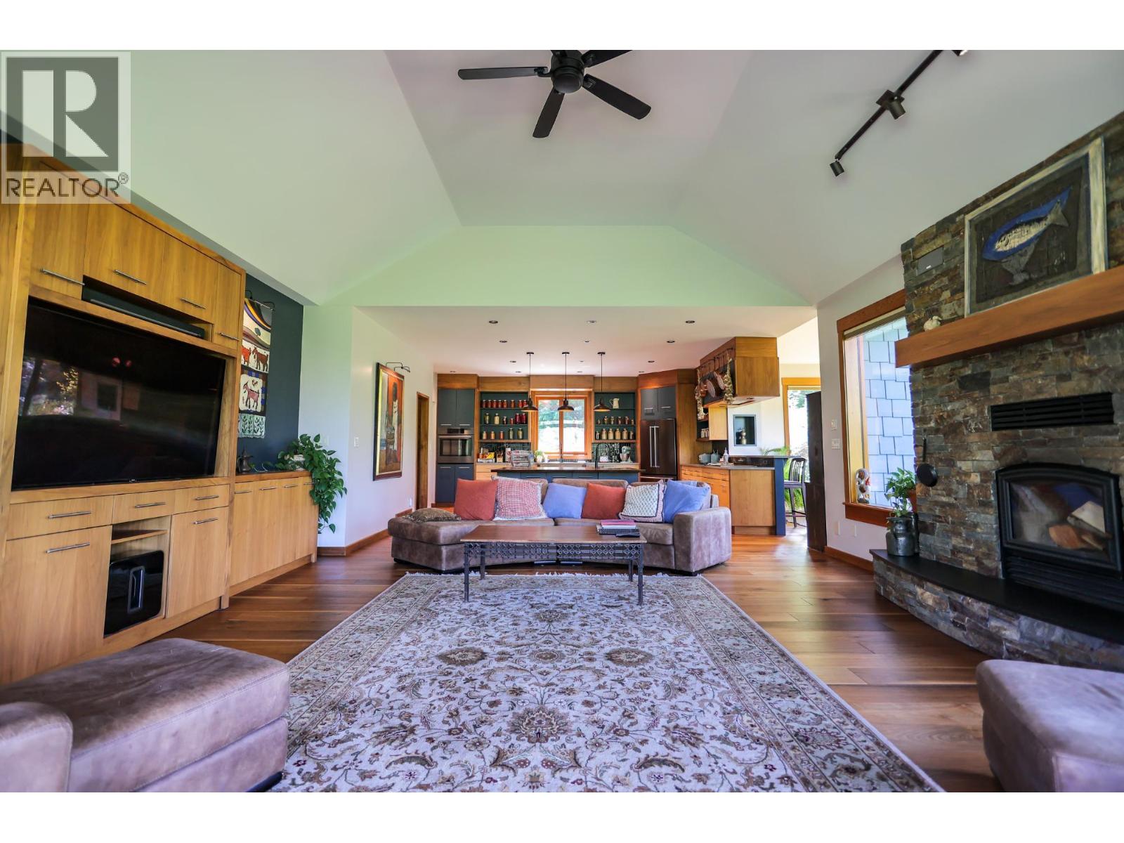 6890 Harrop-Procter Road, Harrop, British Columbia  V1L 6R2 - Photo 17 - 10372962