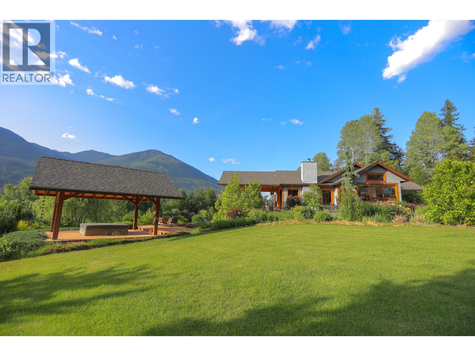 6890 Harrop-Procter Road, Harrop, British Columbia  V1L 6R2 - Photo 27 - 10372962