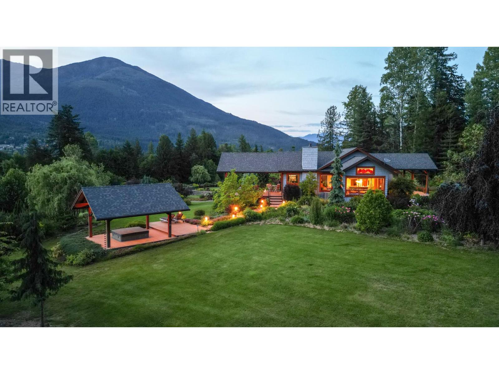 6890 Harrop-Procter Road, Harrop, British Columbia  V1L 6R2 - Photo 41 - 10372962