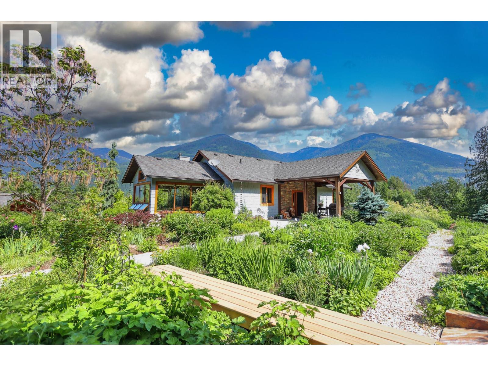 6890 Harrop-Procter Road, Harrop, British Columbia  V1L 6R2 - Photo 6 - 10372962
