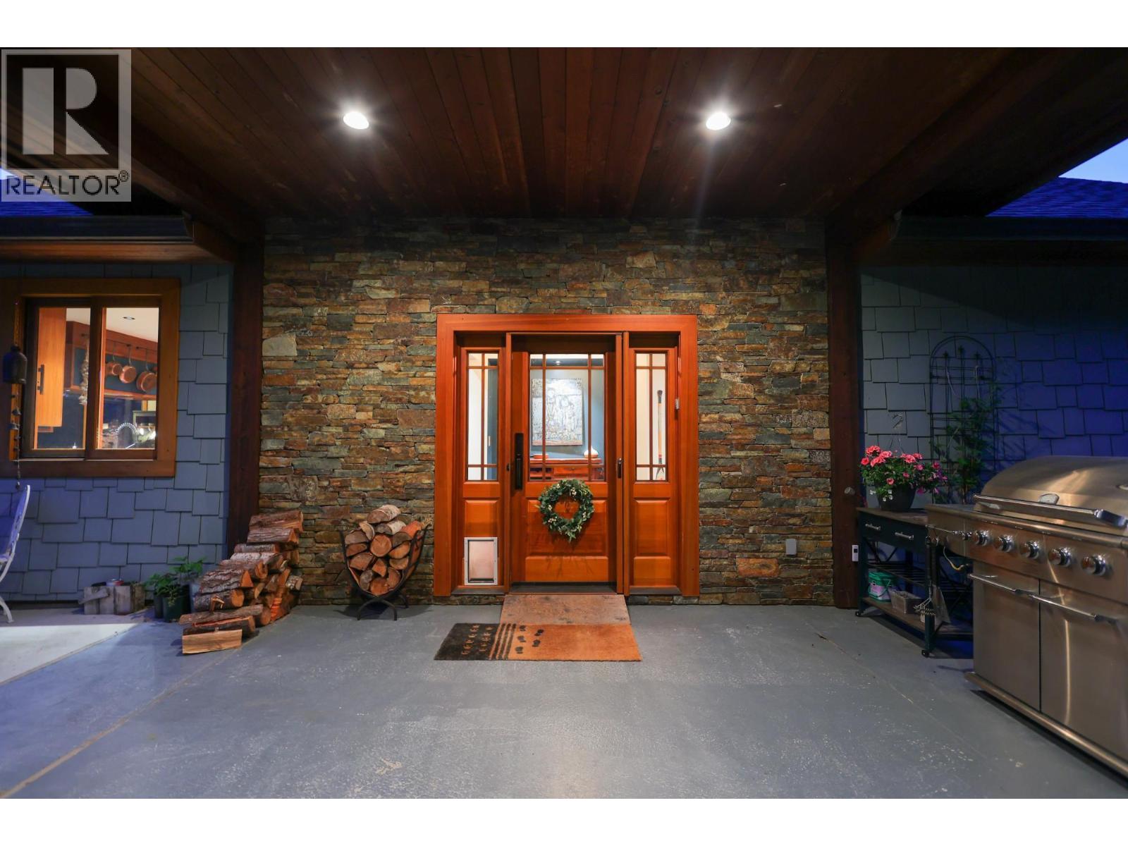 6890 Harrop-Procter Road, Harrop, British Columbia  V1L 6R2 - Photo 7 - 10372962