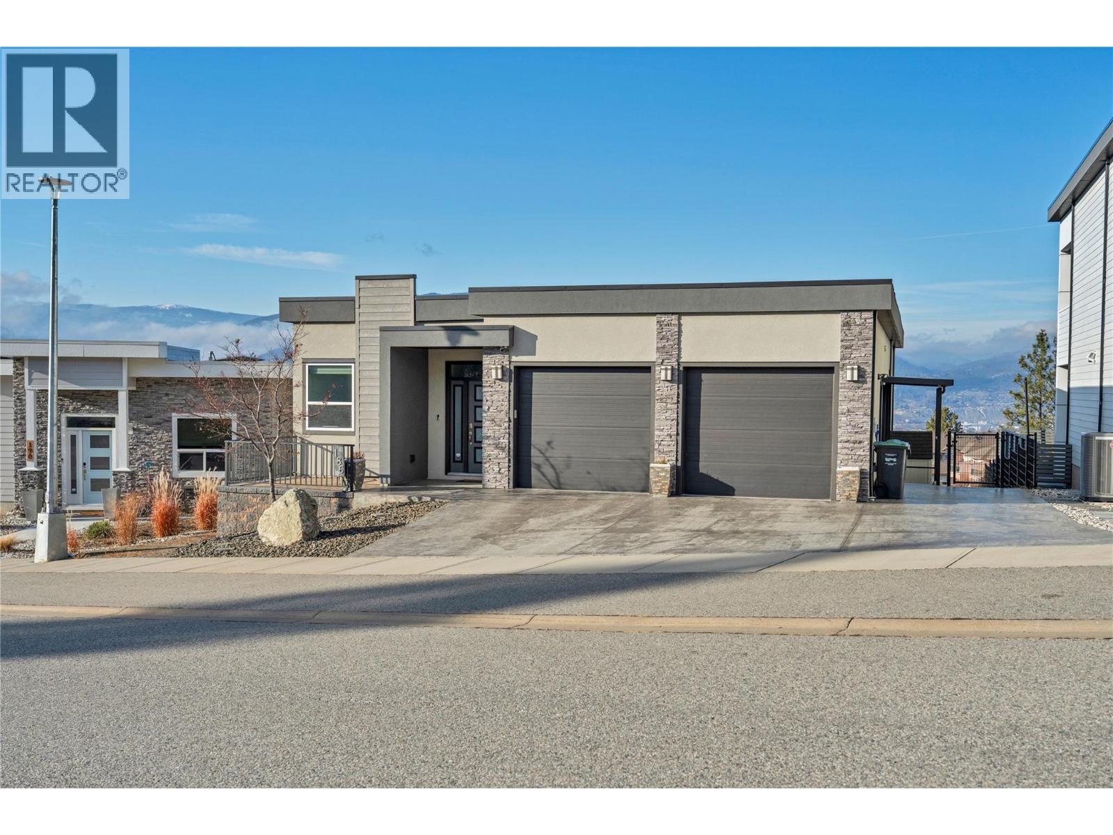 186 Avery Place, Penticton, British Columbia  V2A 0B4 - Photo 1 - 10372990