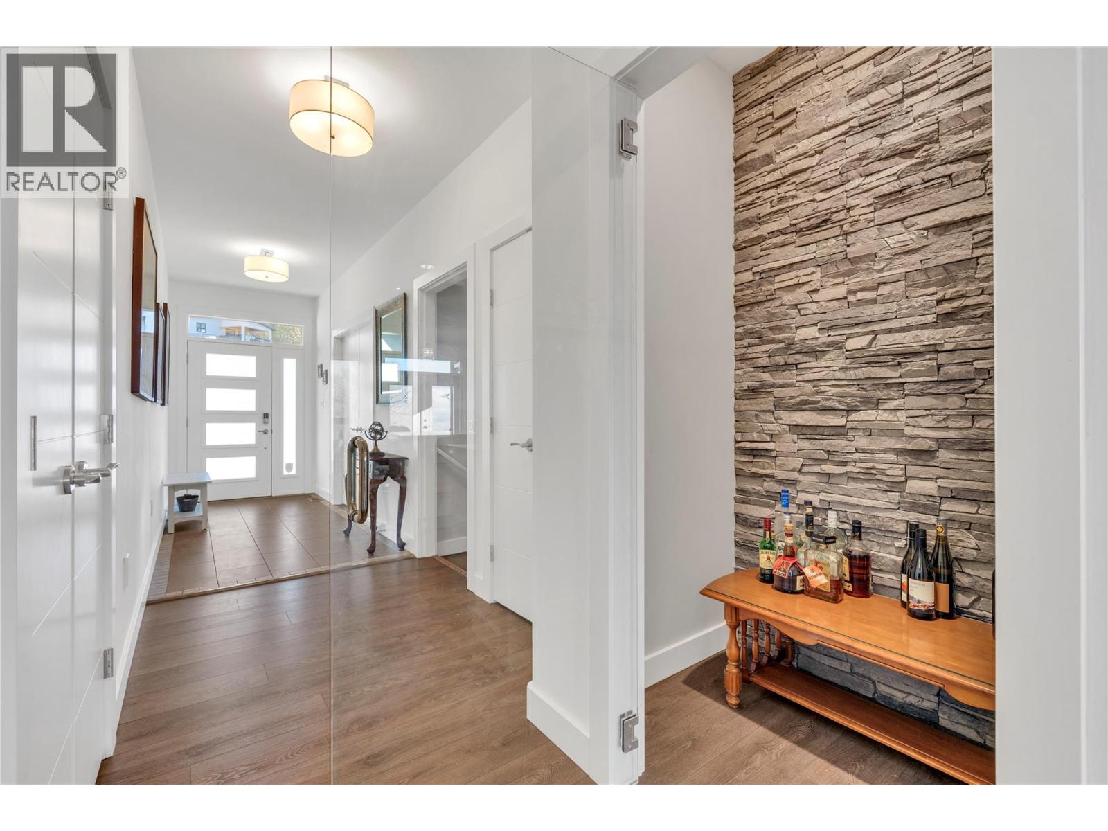 186 Avery Place, Penticton, British Columbia  V2A 0B4 - Photo 2 - 10372990