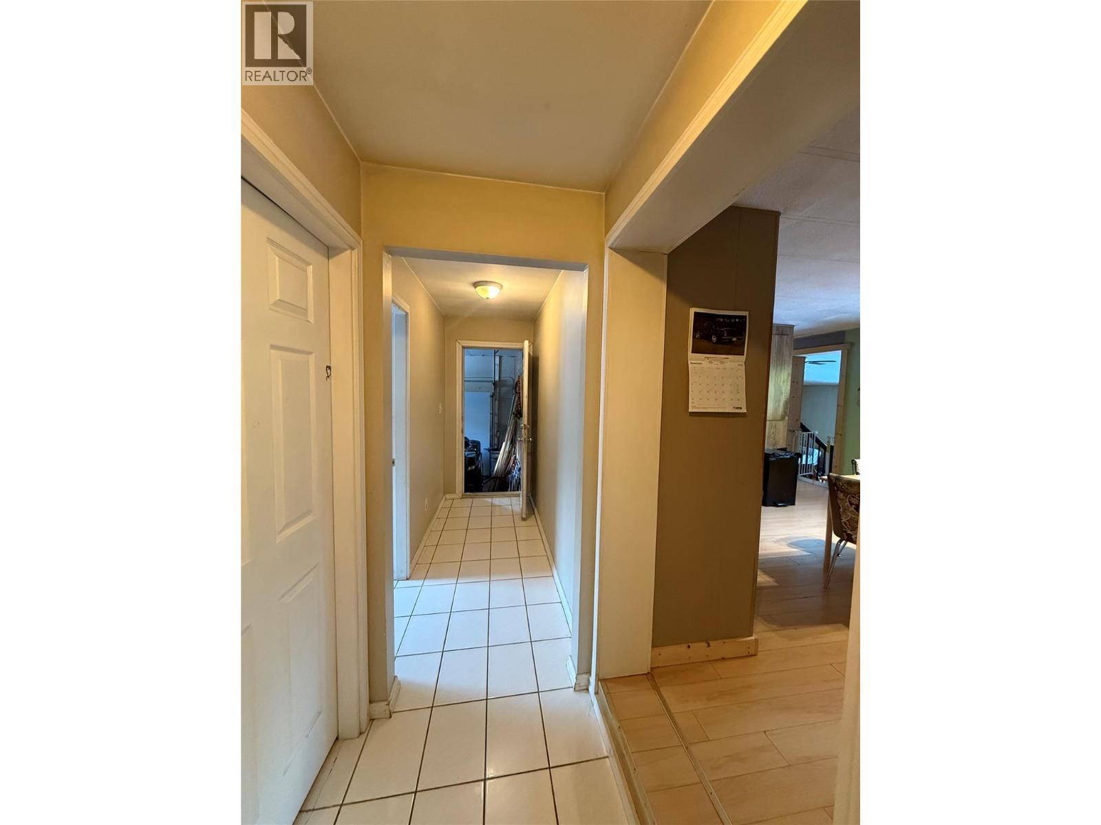 1925 Mcdaniels Road, Castlegar, British Columbia  V1N 4T2 - Photo 9 - 10372634