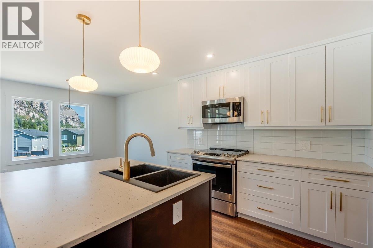 1509 Aspen Lane, Castlegar, British Columbia  V1N 4X8 - Photo 11 - 10372940