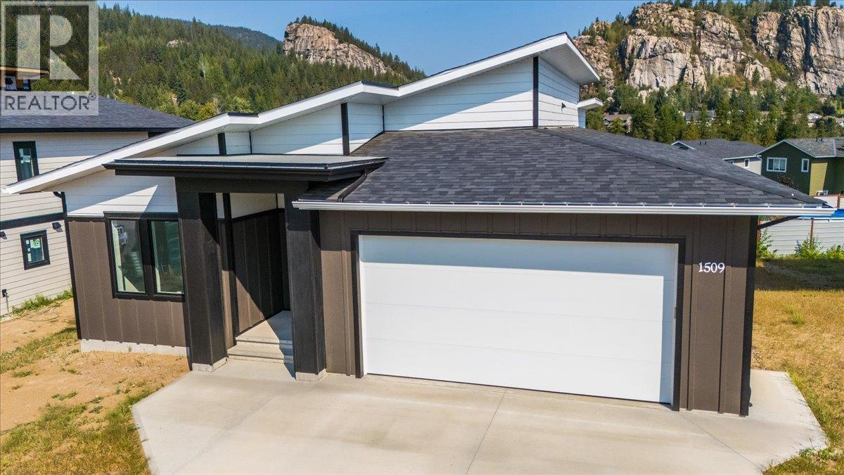1509 Aspen Lane, Castlegar, British Columbia  V1N 4X8 - Photo 2 - 10372940