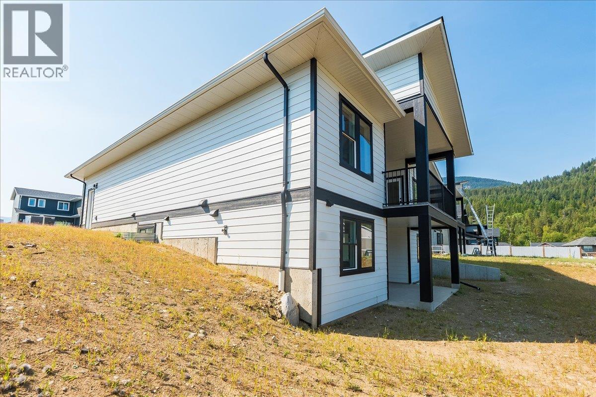 1509 Aspen Lane, Castlegar, British Columbia  V1N 4X8 - Photo 4 - 10372940