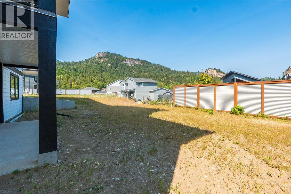 1509 Aspen Lane, Castlegar, British Columbia  V1N 4X8 - Photo 58 - 10372940