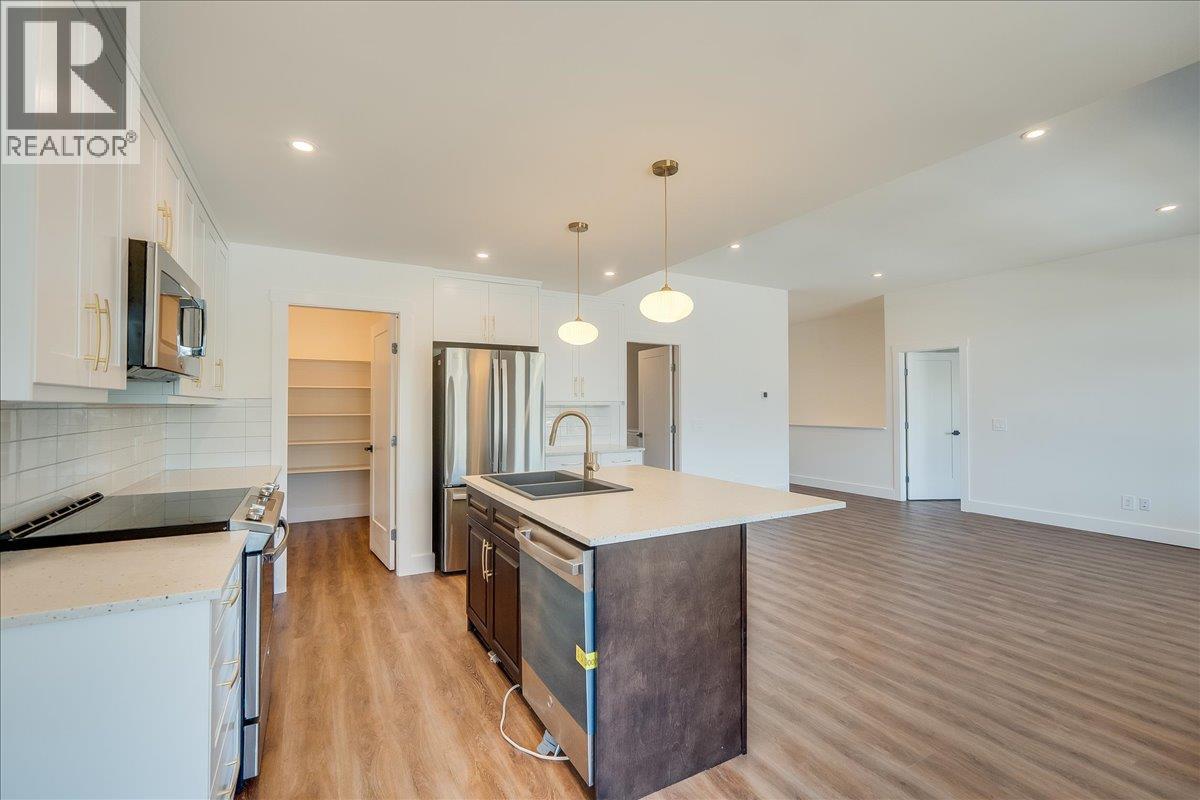 1509 Aspen Lane, Castlegar, British Columbia  V1N 4X8 - Photo 8 - 10372940