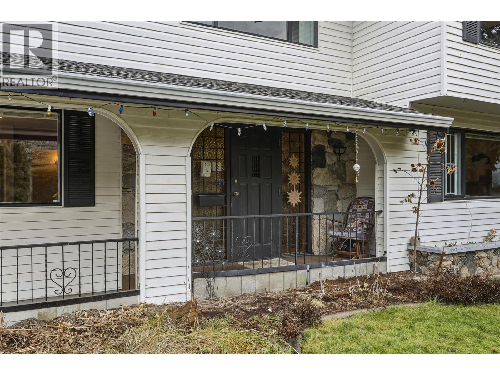 2480 Valleyview Drive, Kamloops, British Columbia  V2C 4E3 - Photo 3 - 10372204