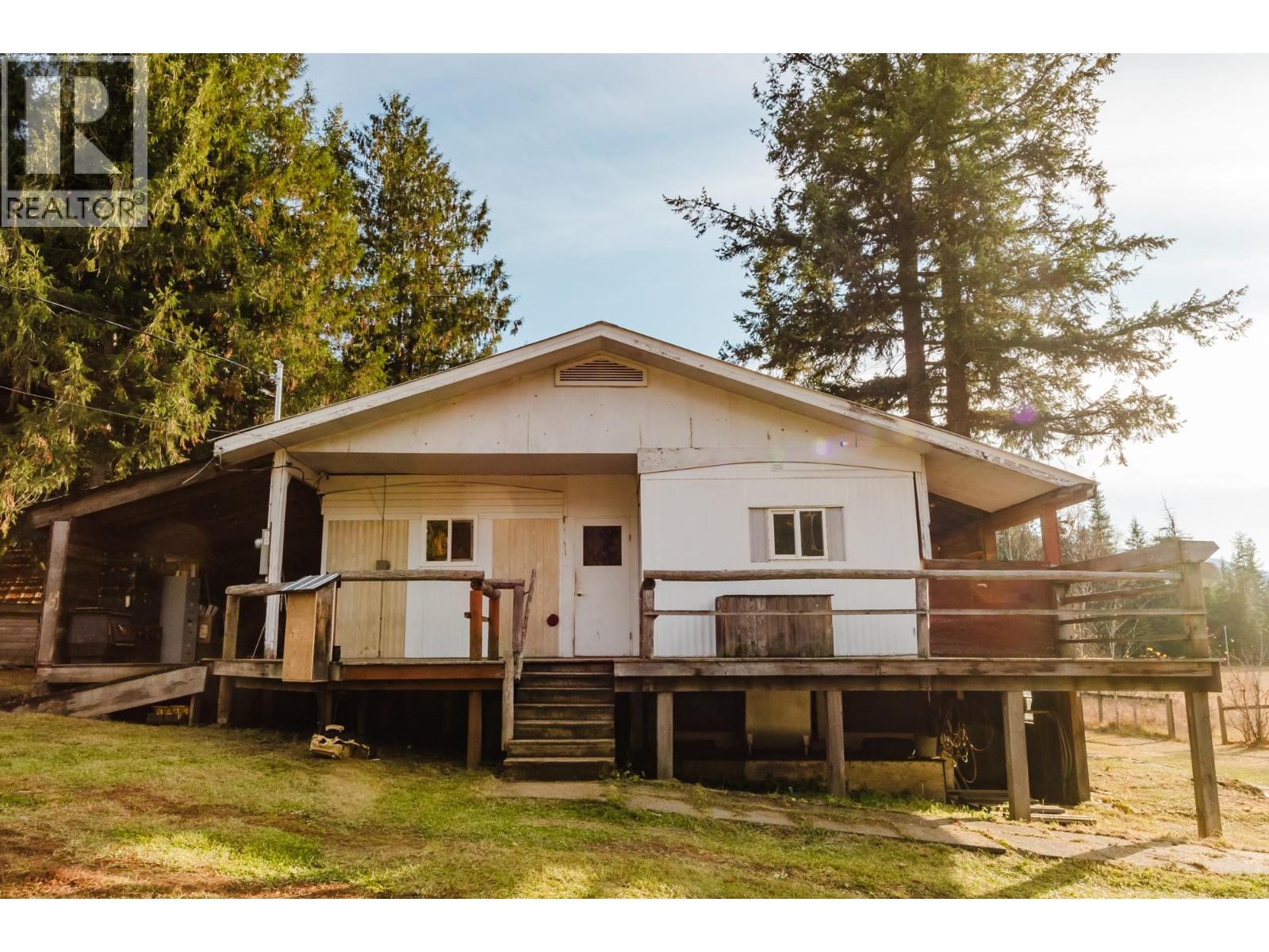 3974 Malakwa Station Road, Malakwa, British Columbia  V0E 2J0 - Photo 16 - 10367664