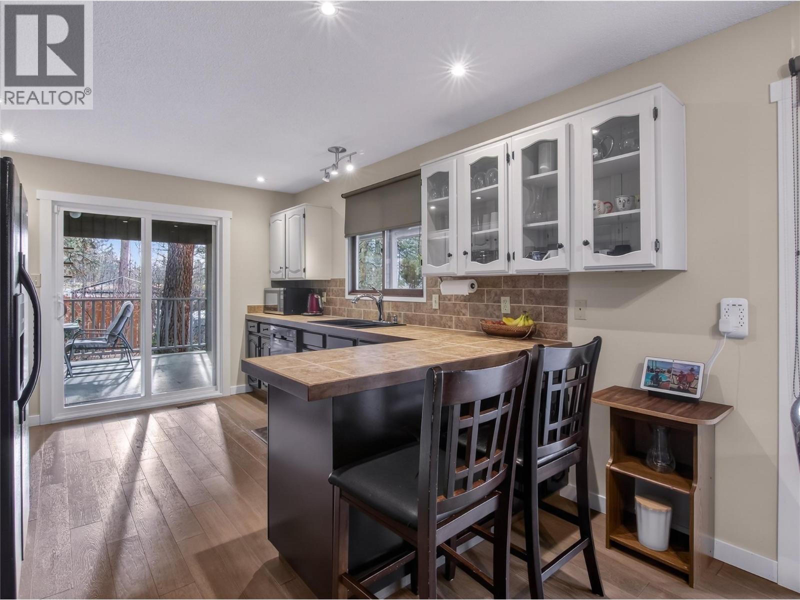 130 Laurel Place, Penticton, British Columbia  V2A 7S7 - Photo 2 - 10372411