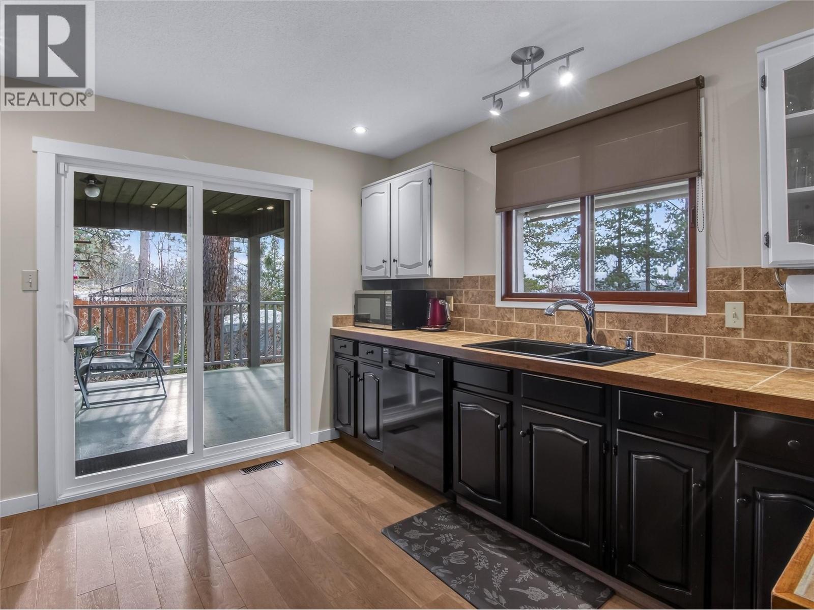 130 Laurel Place, Penticton, British Columbia  V2A 7S7 - Photo 4 - 10372411