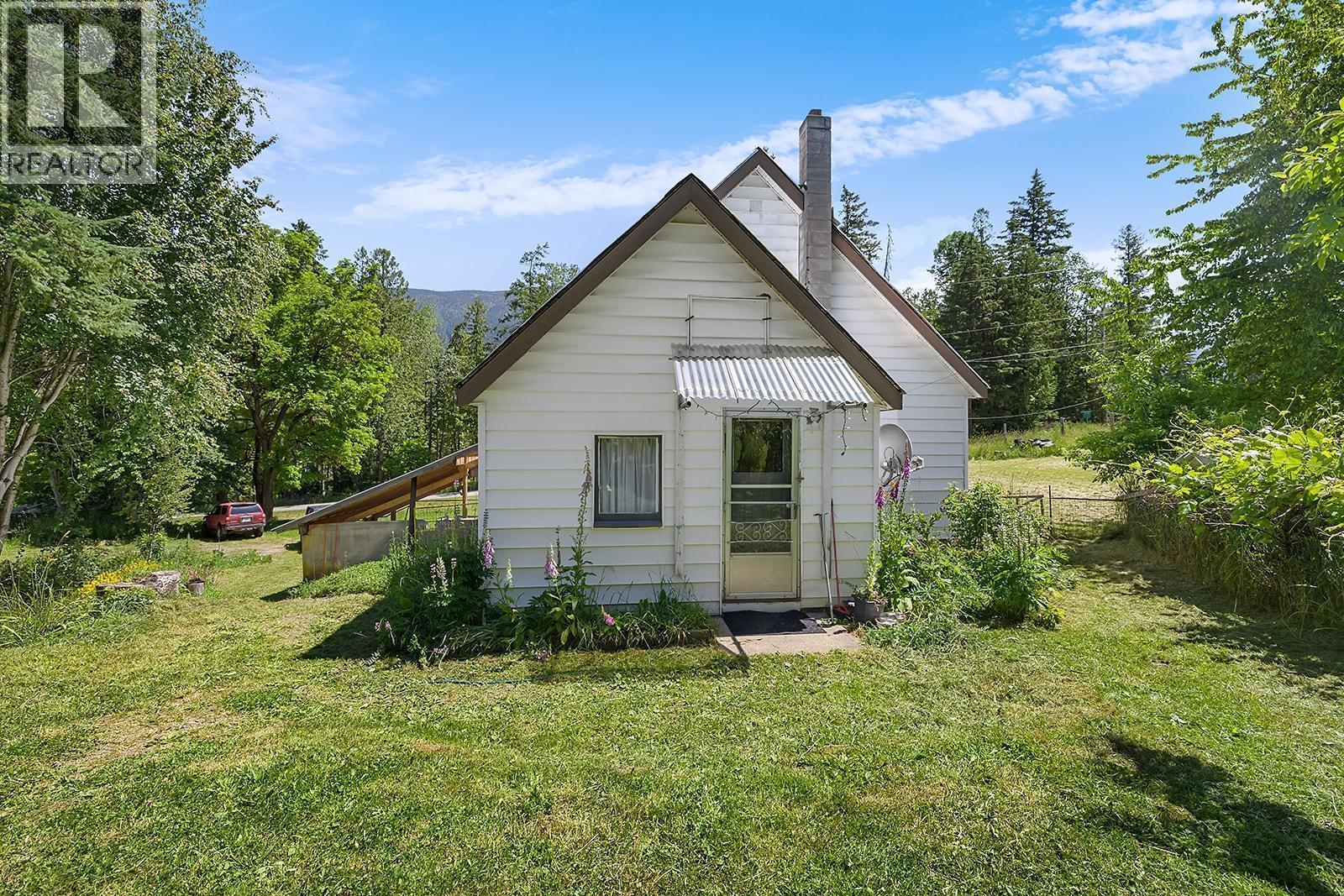 15781 Peters Road, Crawford Bay, British Columbia  V0B 1E0 - Photo 12 - 10372482