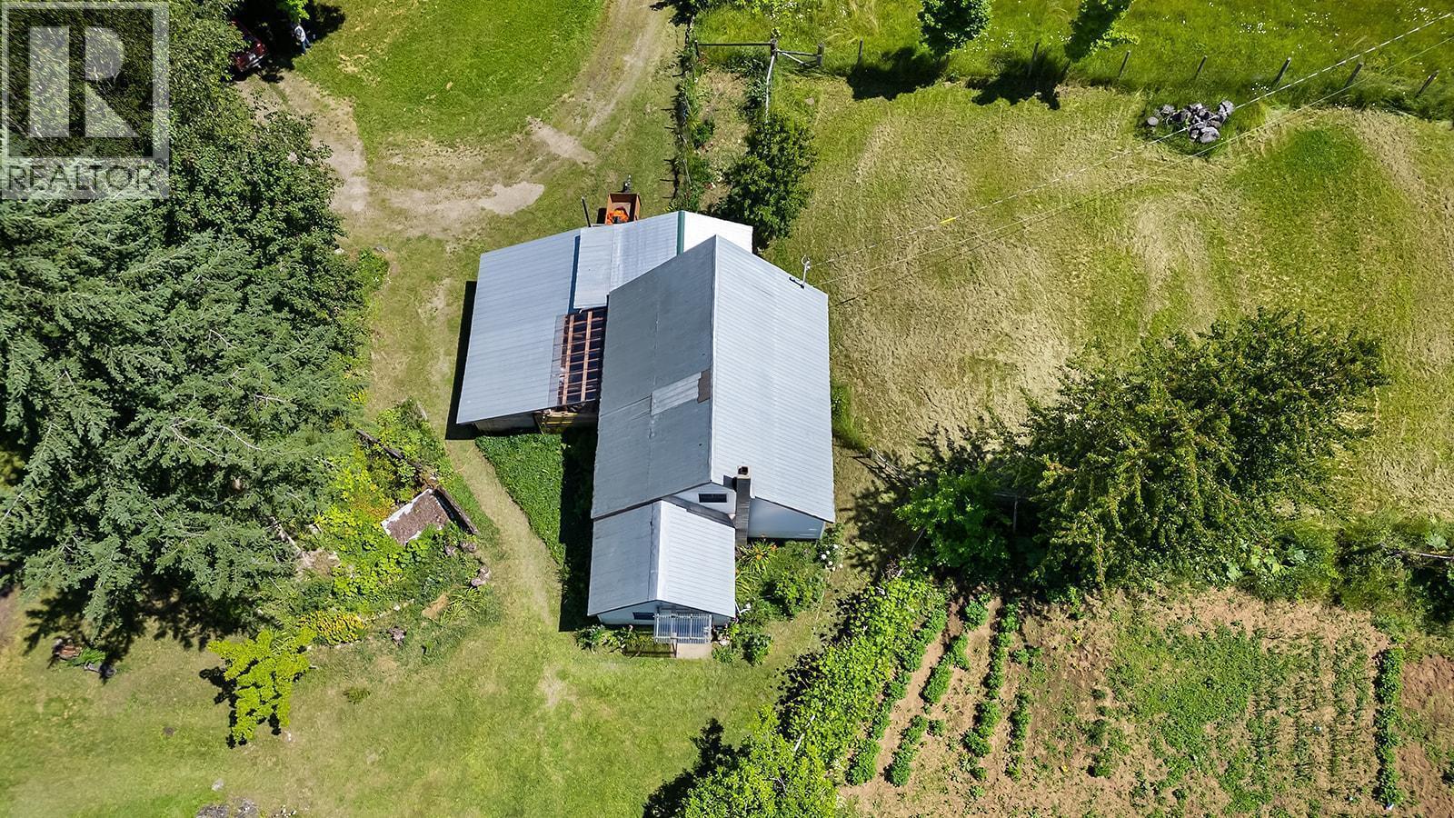 15781 Peters Road, Crawford Bay, British Columbia  V0B 1E0 - Photo 14 - 10372482