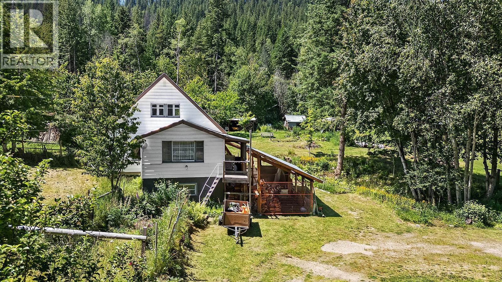 15781 Peters Road, Crawford Bay, British Columbia  V0B 1E0 - Photo 2 - 10372482