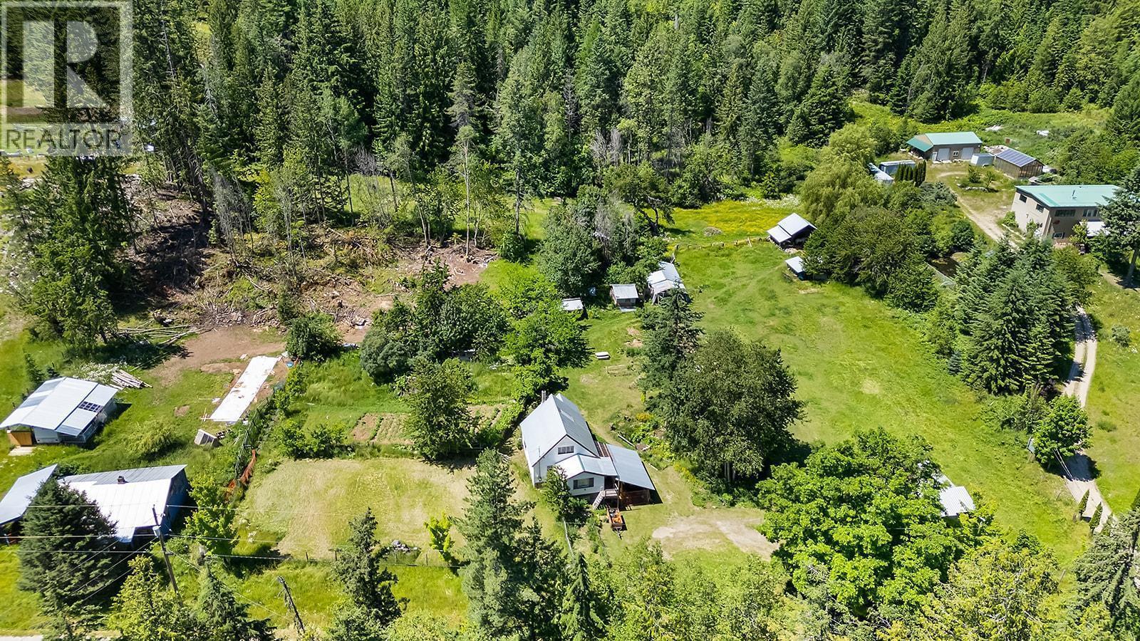15781 Peters Road, Crawford Bay, British Columbia  V0B 1E0 - Photo 6 - 10372482