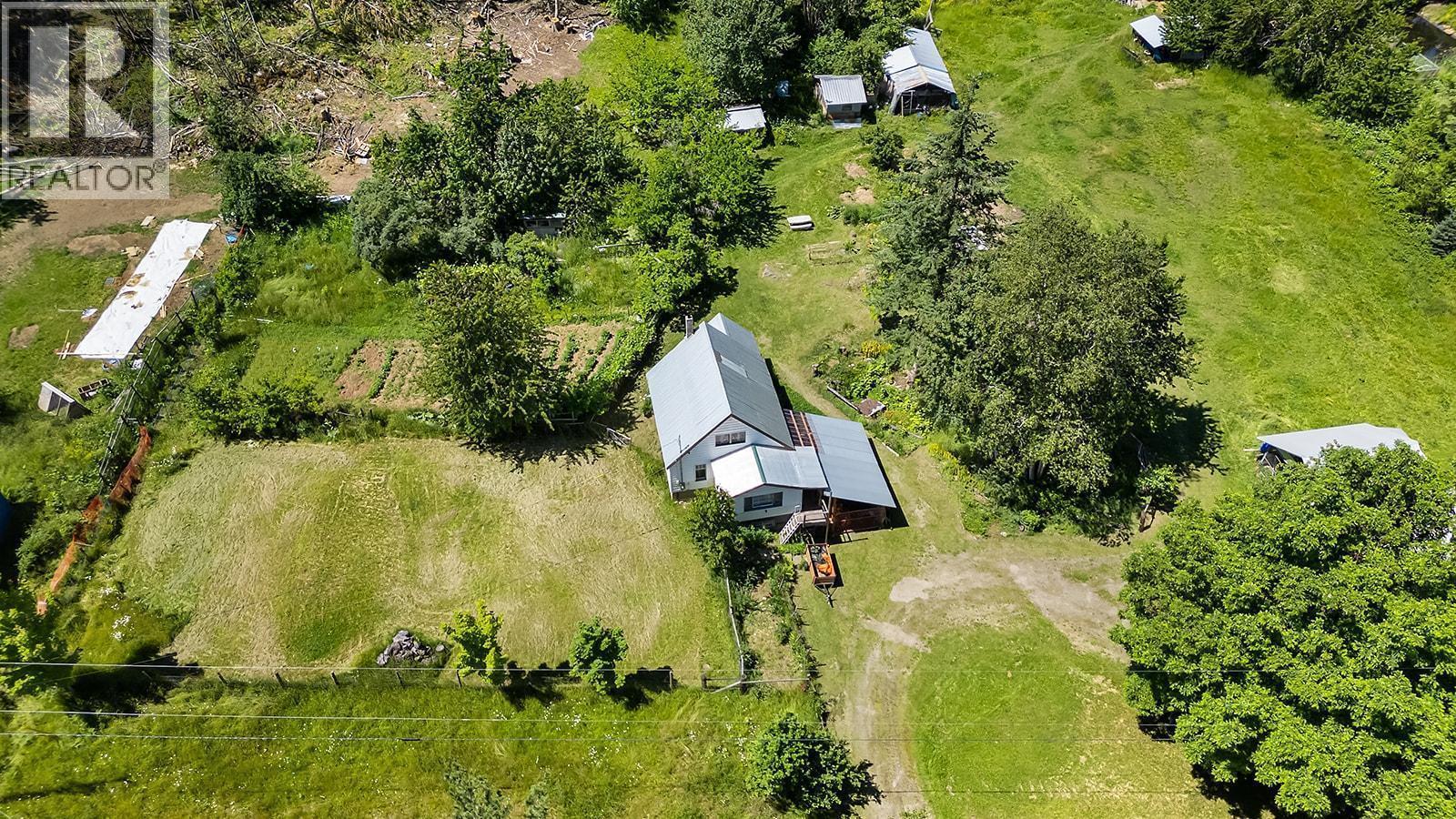 15781 Peters Road, Crawford Bay, British Columbia  V0B 1E0 - Photo 8 - 10372482