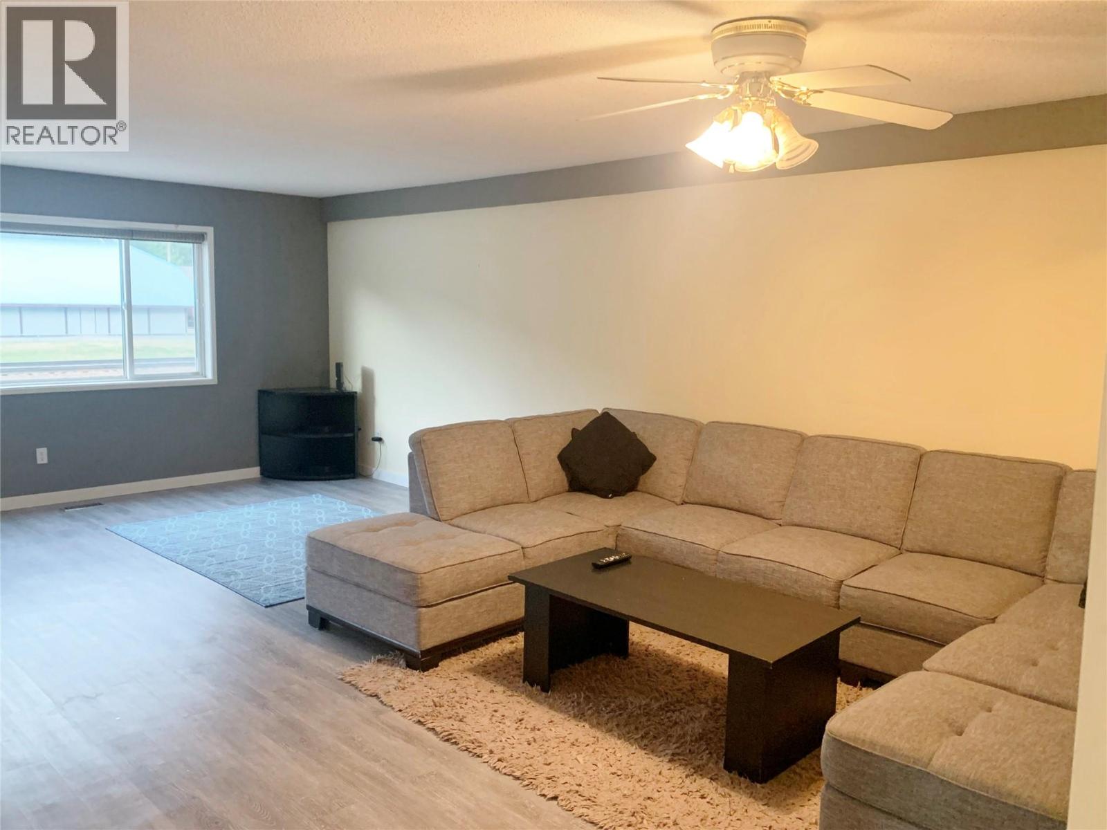 717 Victoria Road, Revelstoke, British Columbia  V0E 2S0 - Photo 11 - 10372869