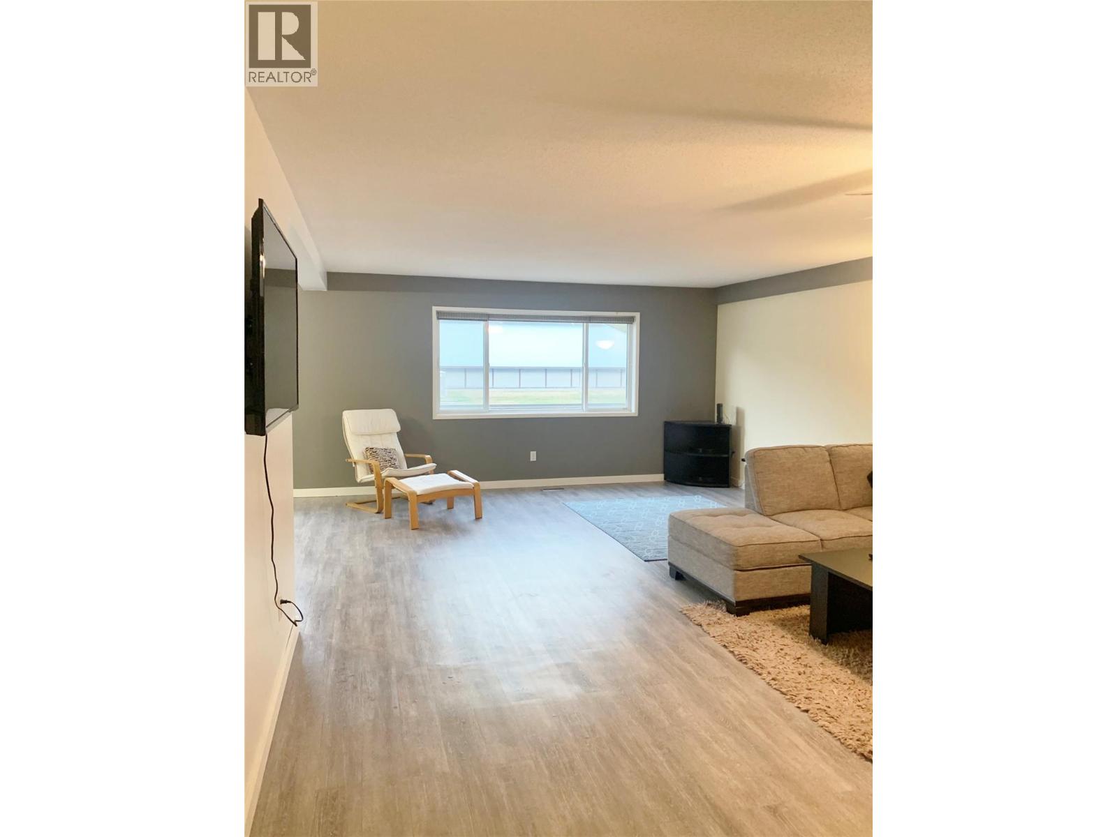 717 Victoria Road, Revelstoke, British Columbia  V0E 2S0 - Photo 13 - 10372869