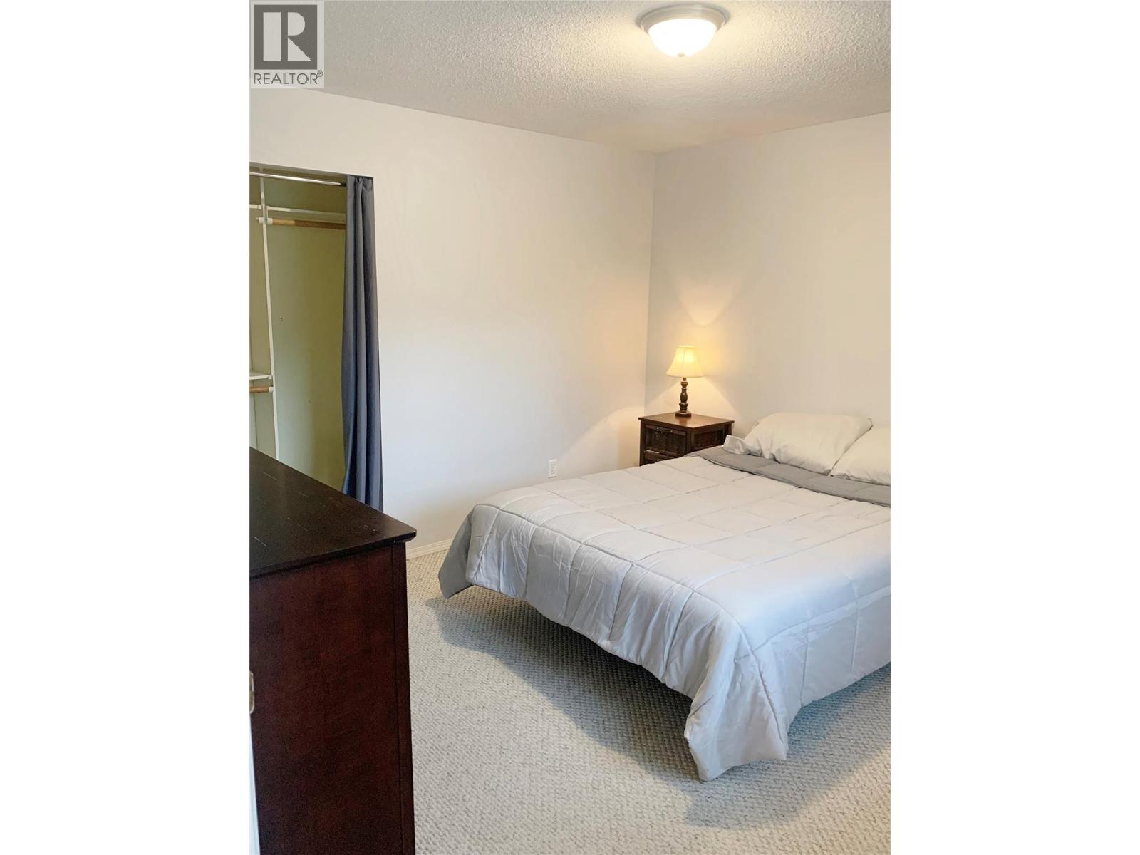 717 Victoria Road, Revelstoke, British Columbia  V0E 2S0 - Photo 4 - 10372869