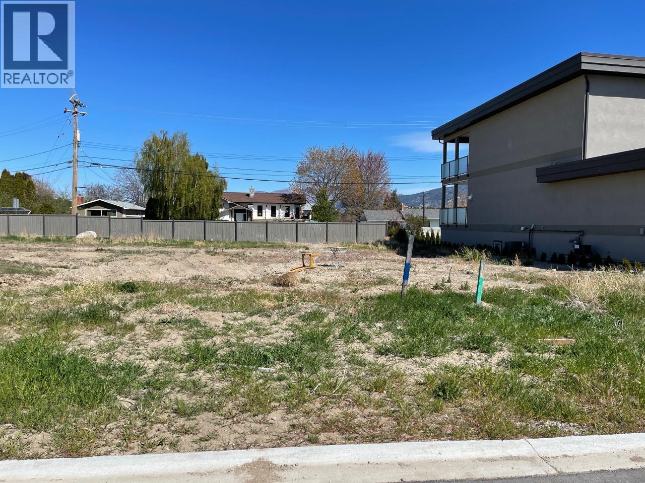 1712 Treffry Place, Summerland, British Columbia  V0H 1Z9 - Photo 2 - 10373053