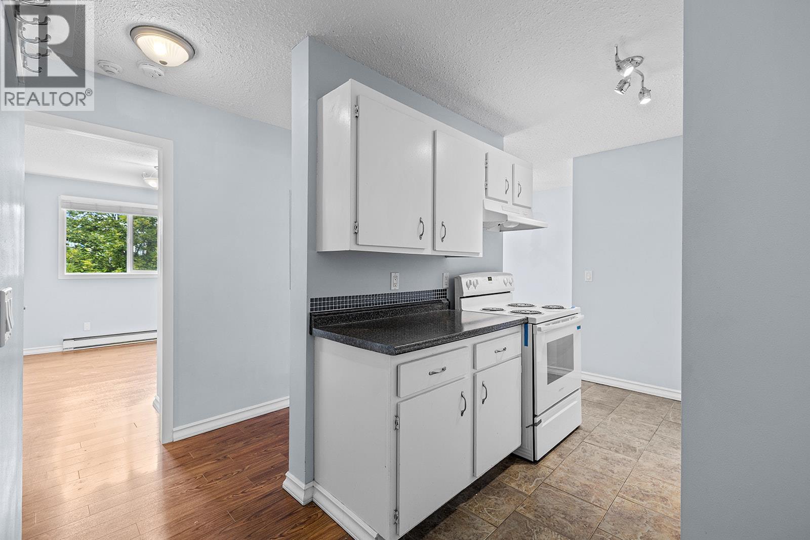 625 Rowcliffe Avenue Unit# 203, Kelowna, British Columbia  V1Y 5Y8 - Photo 10 - 10373044