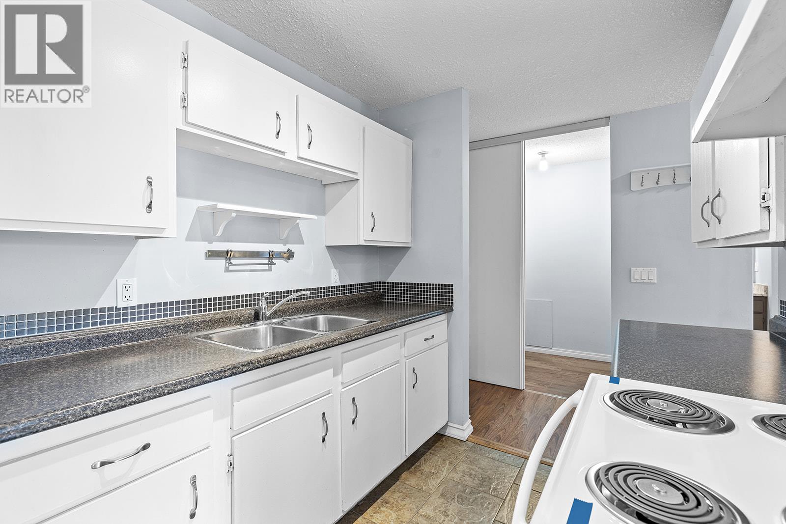 625 Rowcliffe Avenue Unit# 203, Kelowna, British Columbia  V1Y 5Y8 - Photo 13 - 10373044