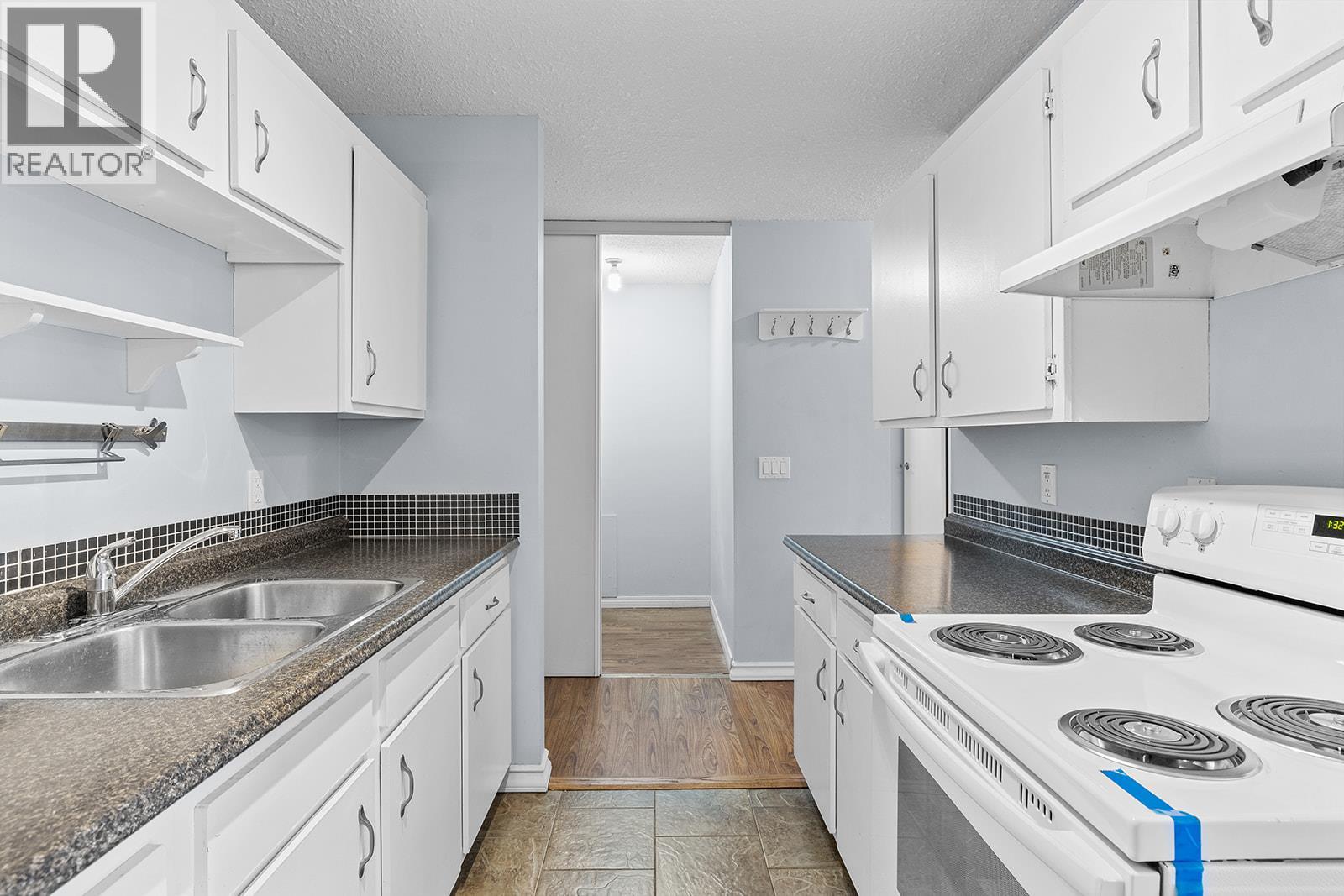 625 Rowcliffe Avenue Unit# 203, Kelowna, British Columbia  V1Y 5Y8 - Photo 14 - 10373044