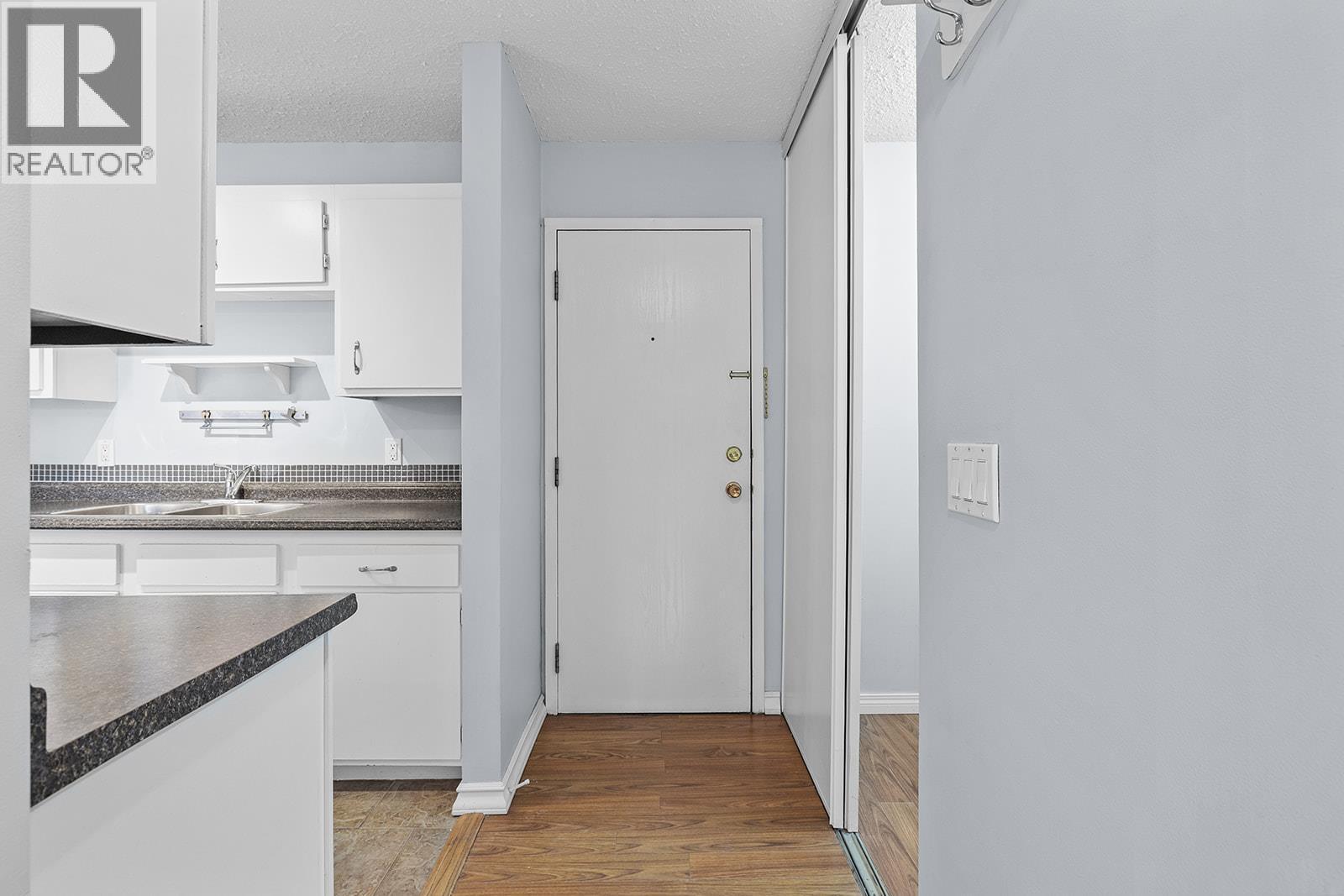 625 Rowcliffe Avenue Unit# 203, Kelowna, British Columbia  V1Y 5Y8 - Photo 8 - 10373044