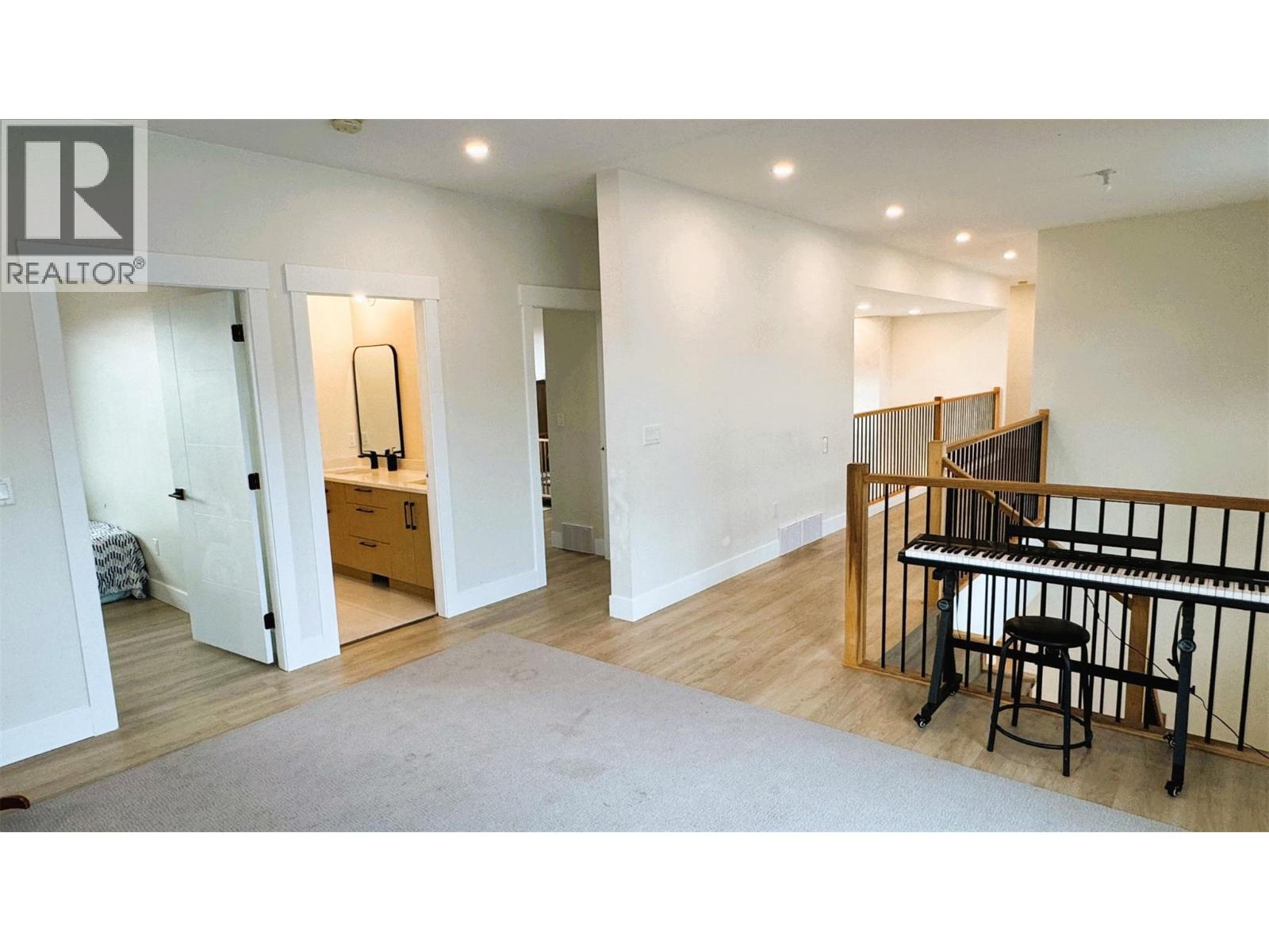 8077 Donaldson Drive, Grand Forks, British Columbia  V0H 1H0 - Photo 13 - 10373047