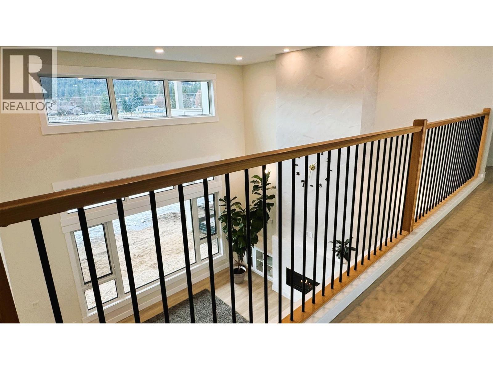 8077 Donaldson Drive, Grand Forks, British Columbia  V0H 1H0 - Photo 14 - 10373047