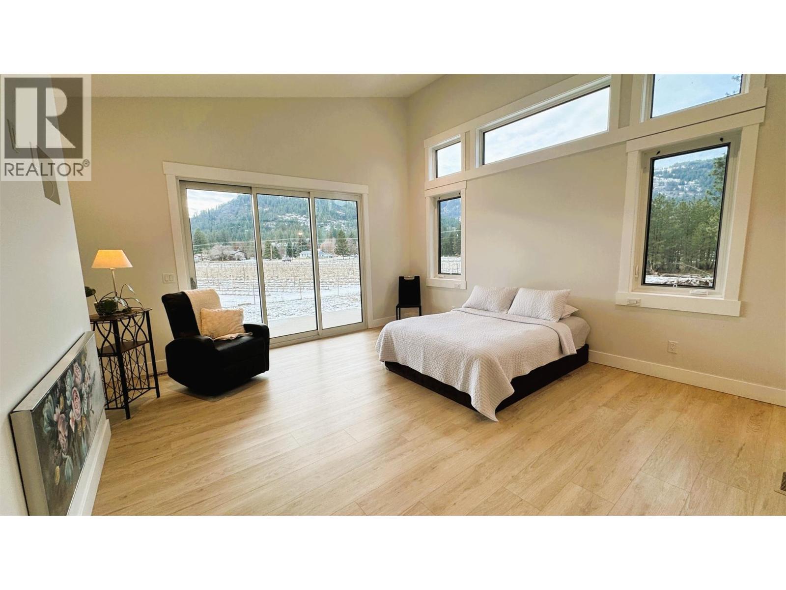 8077 Donaldson Drive, Grand Forks, British Columbia  V0H 1H0 - Photo 15 - 10373047