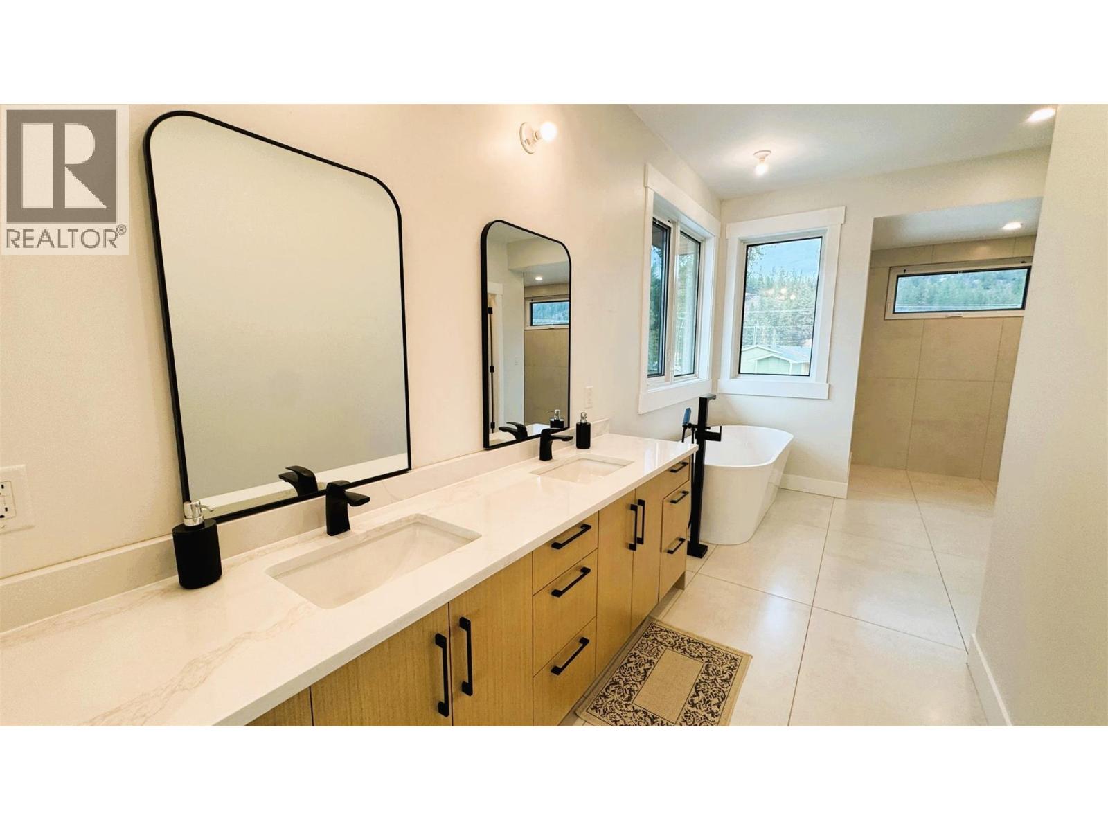 8077 Donaldson Drive, Grand Forks, British Columbia  V0H 1H0 - Photo 19 - 10373047
