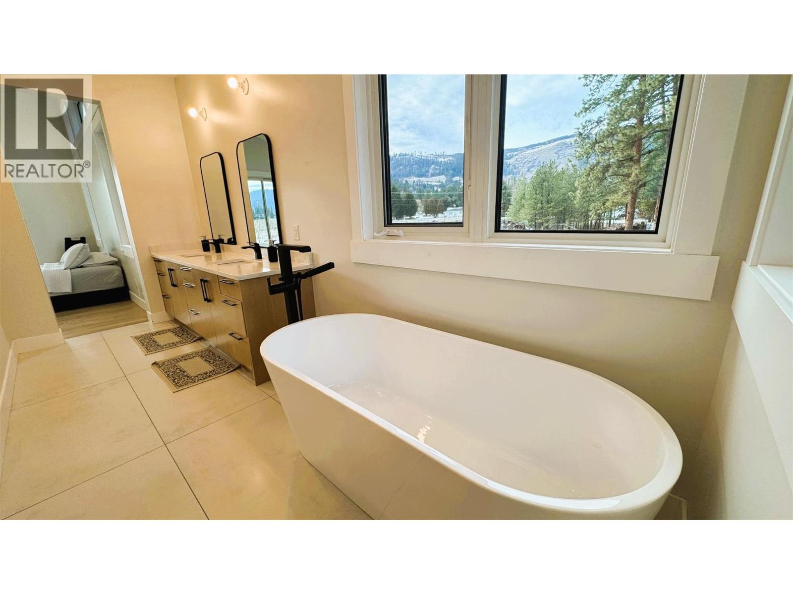 8077 Donaldson Drive, Grand Forks, British Columbia  V0H 1H0 - Photo 21 - 10373047