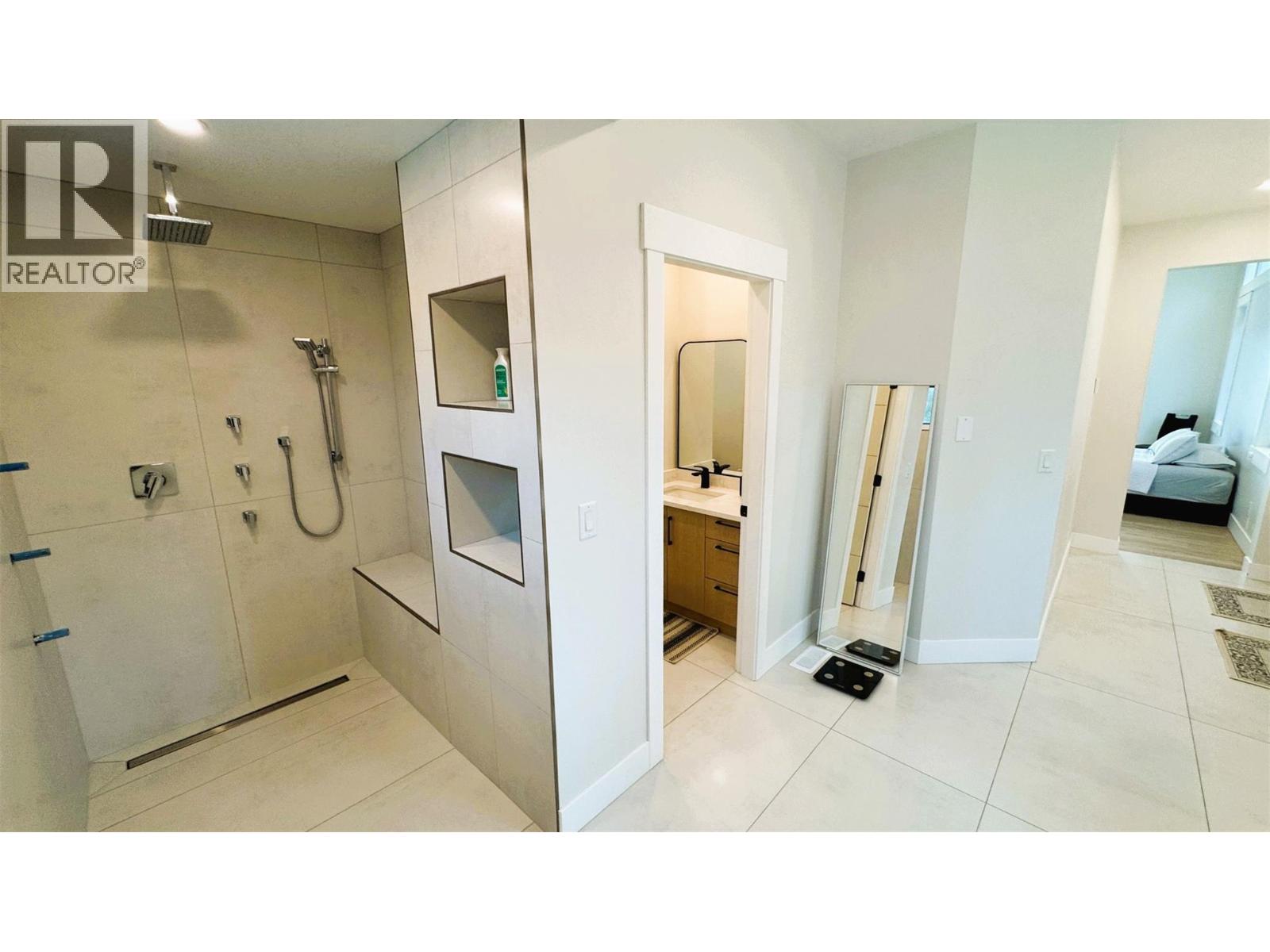 8077 Donaldson Drive, Grand Forks, British Columbia  V0H 1H0 - Photo 22 - 10373047