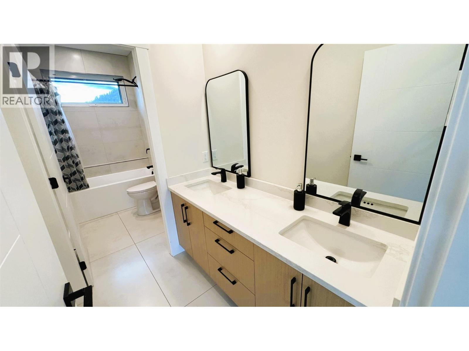 8077 Donaldson Drive, Grand Forks, British Columbia  V0H 1H0 - Photo 28 - 10373047