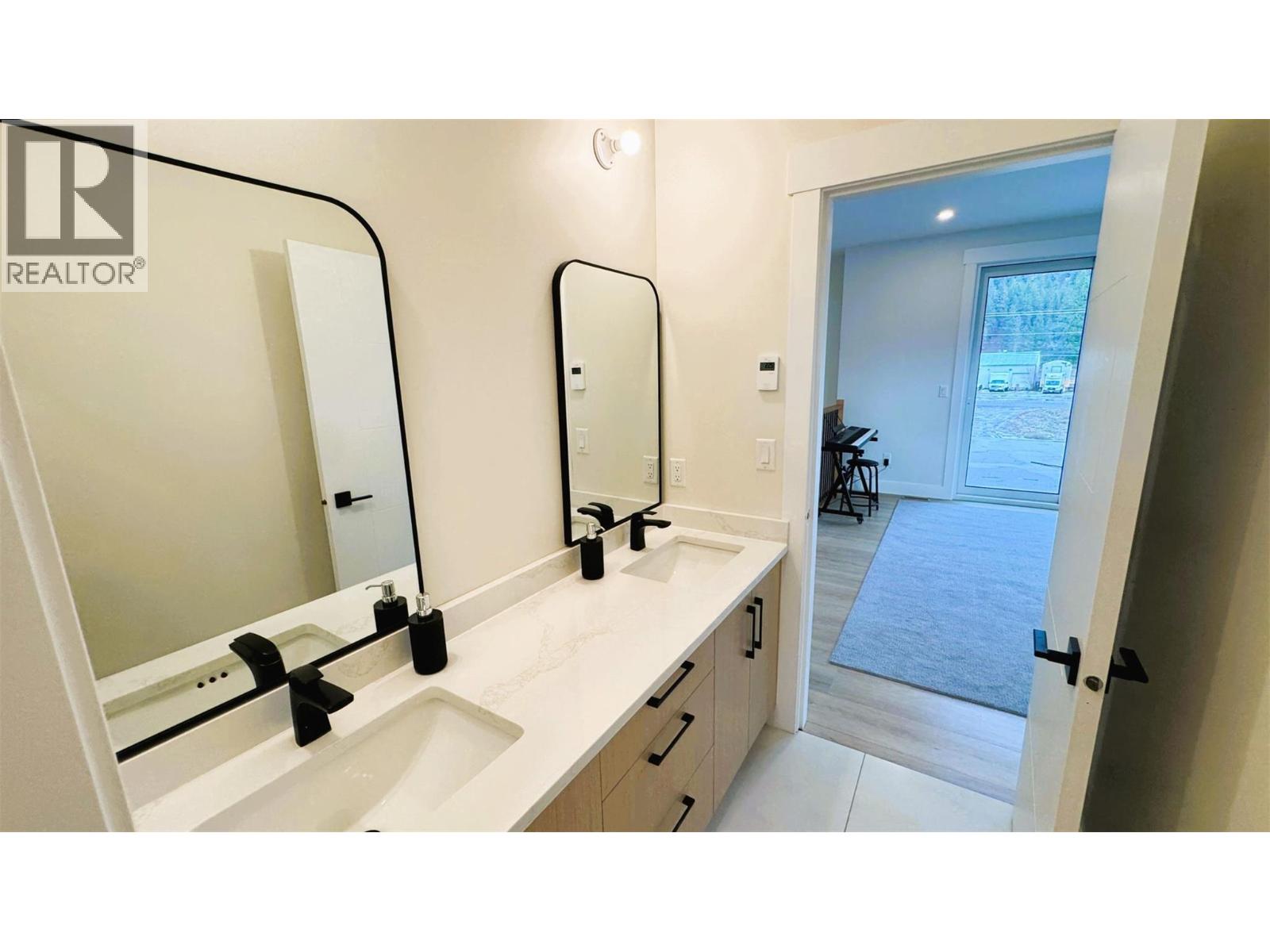 8077 Donaldson Drive, Grand Forks, British Columbia  V0H 1H0 - Photo 30 - 10373047