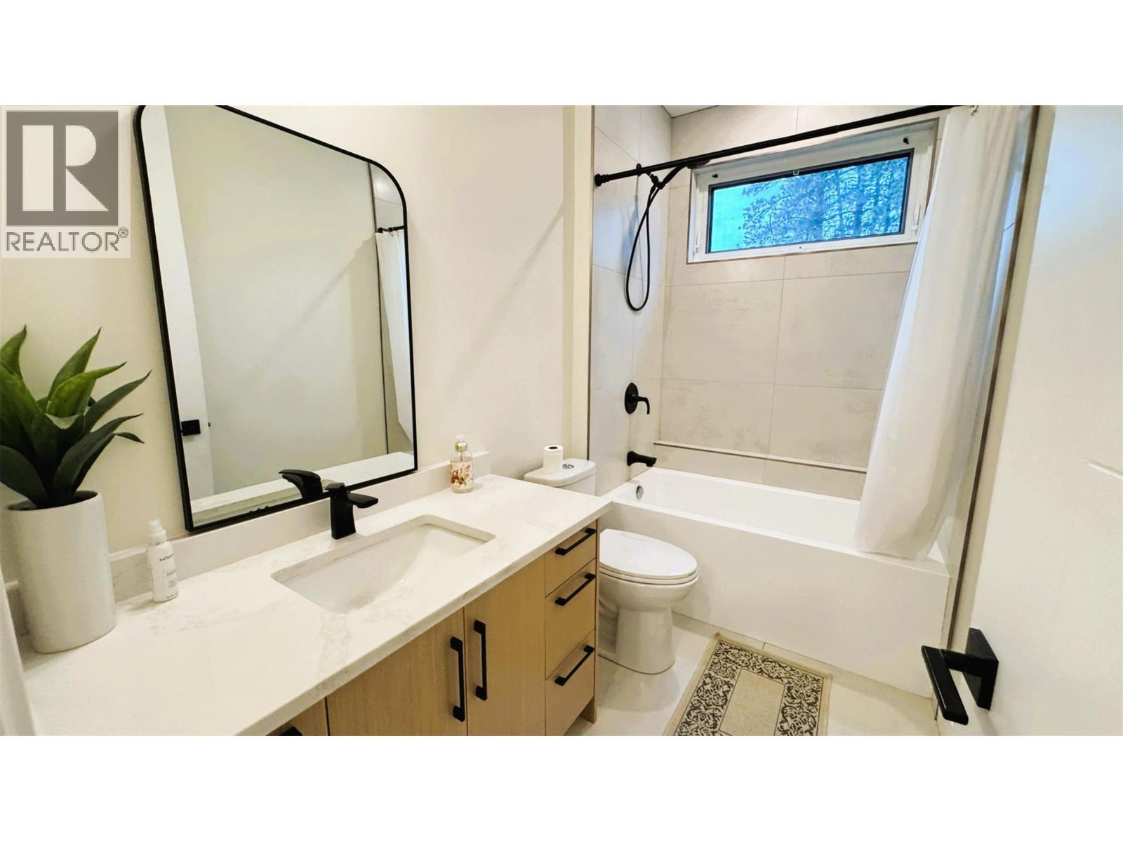 8077 Donaldson Drive, Grand Forks, British Columbia  V0H 1H0 - Photo 35 - 10373047