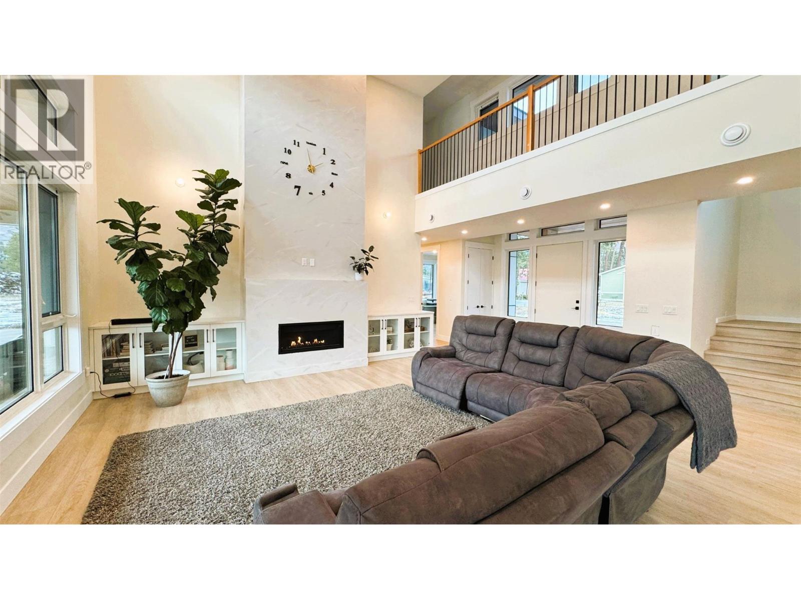 8077 Donaldson Drive, Grand Forks, British Columbia  V0H 1H0 - Photo 5 - 10373047
