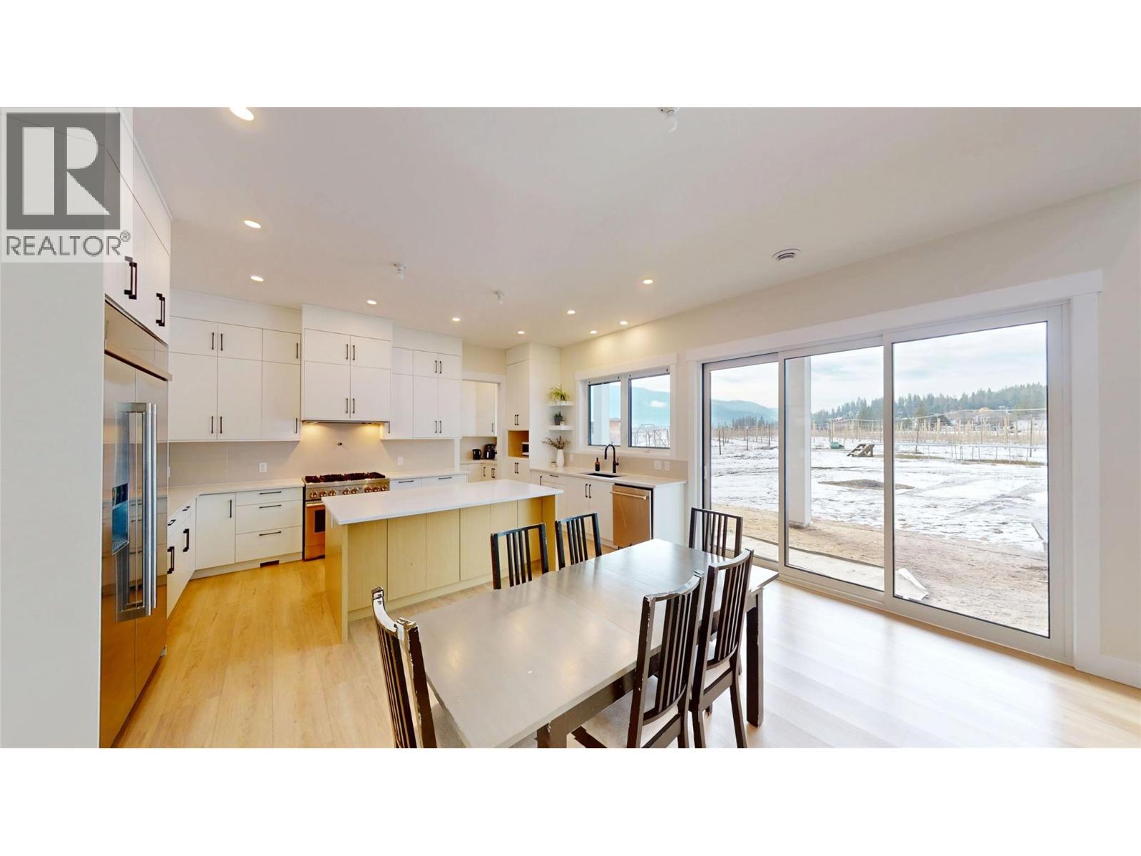 8077 Donaldson Drive, Grand Forks, British Columbia  V0H 1H0 - Photo 7 - 10373047