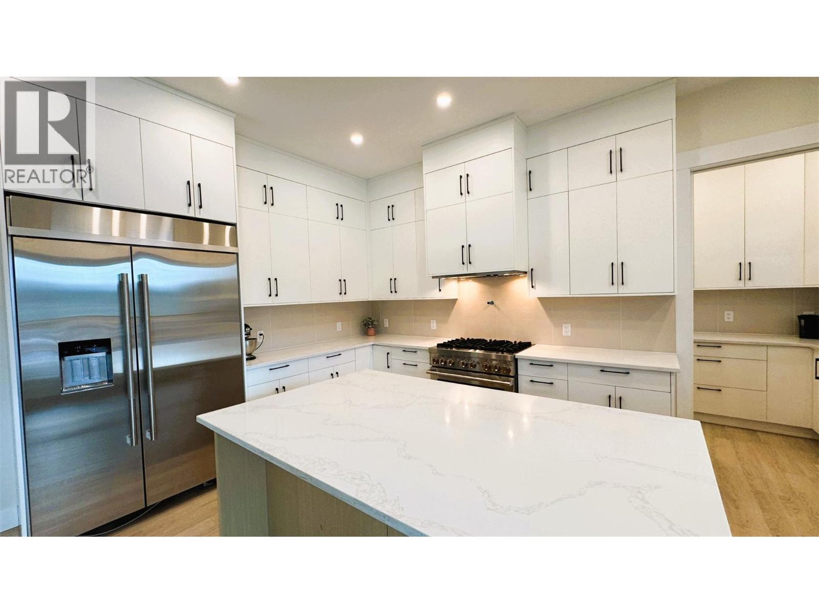 8077 Donaldson Drive, Grand Forks, British Columbia  V0H 1H0 - Photo 8 - 10373047