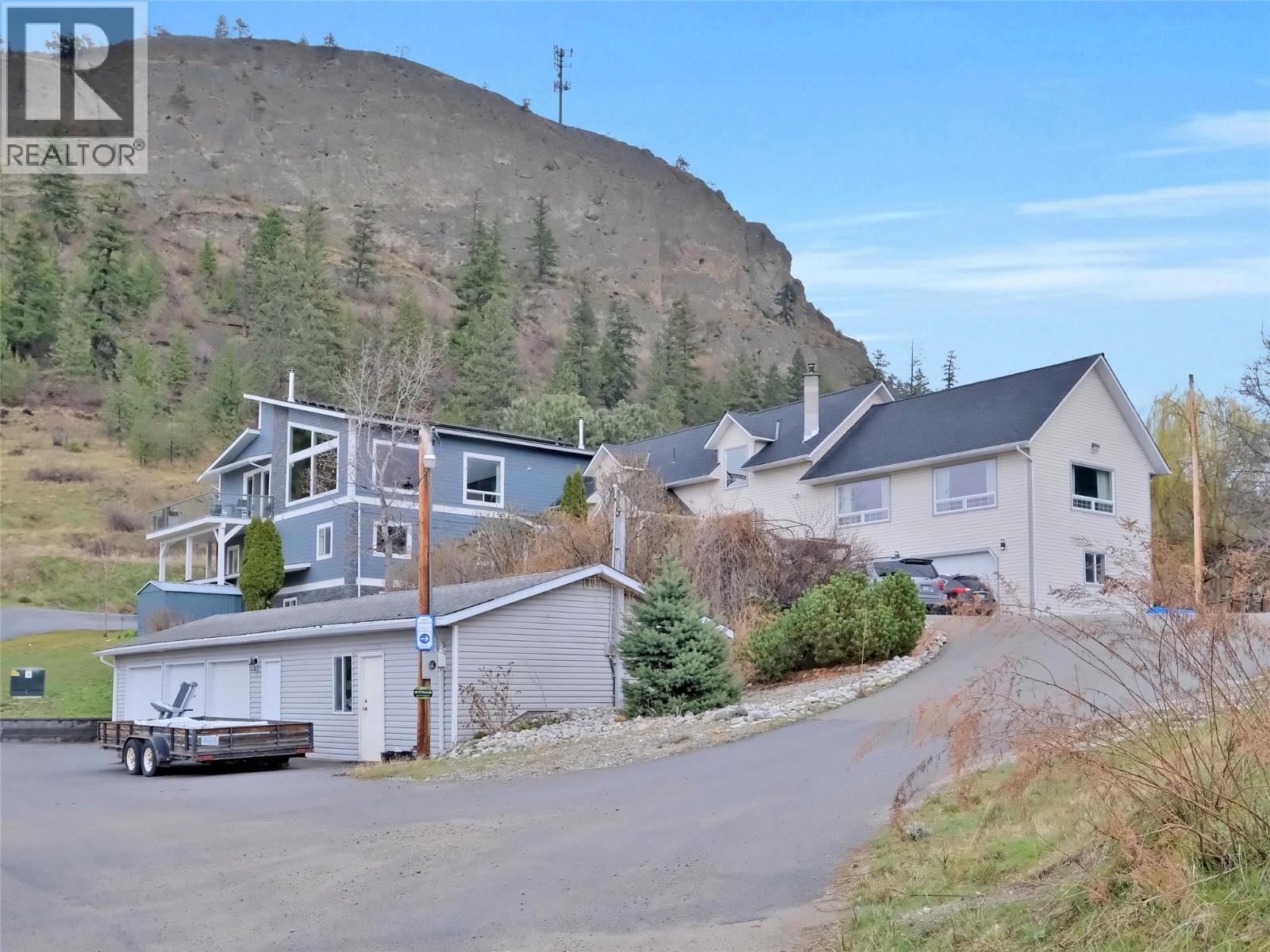9801/9809 Gould Avenue, Summerland, British Columbia  V0H 1Z8 - Photo 3 - 10372916