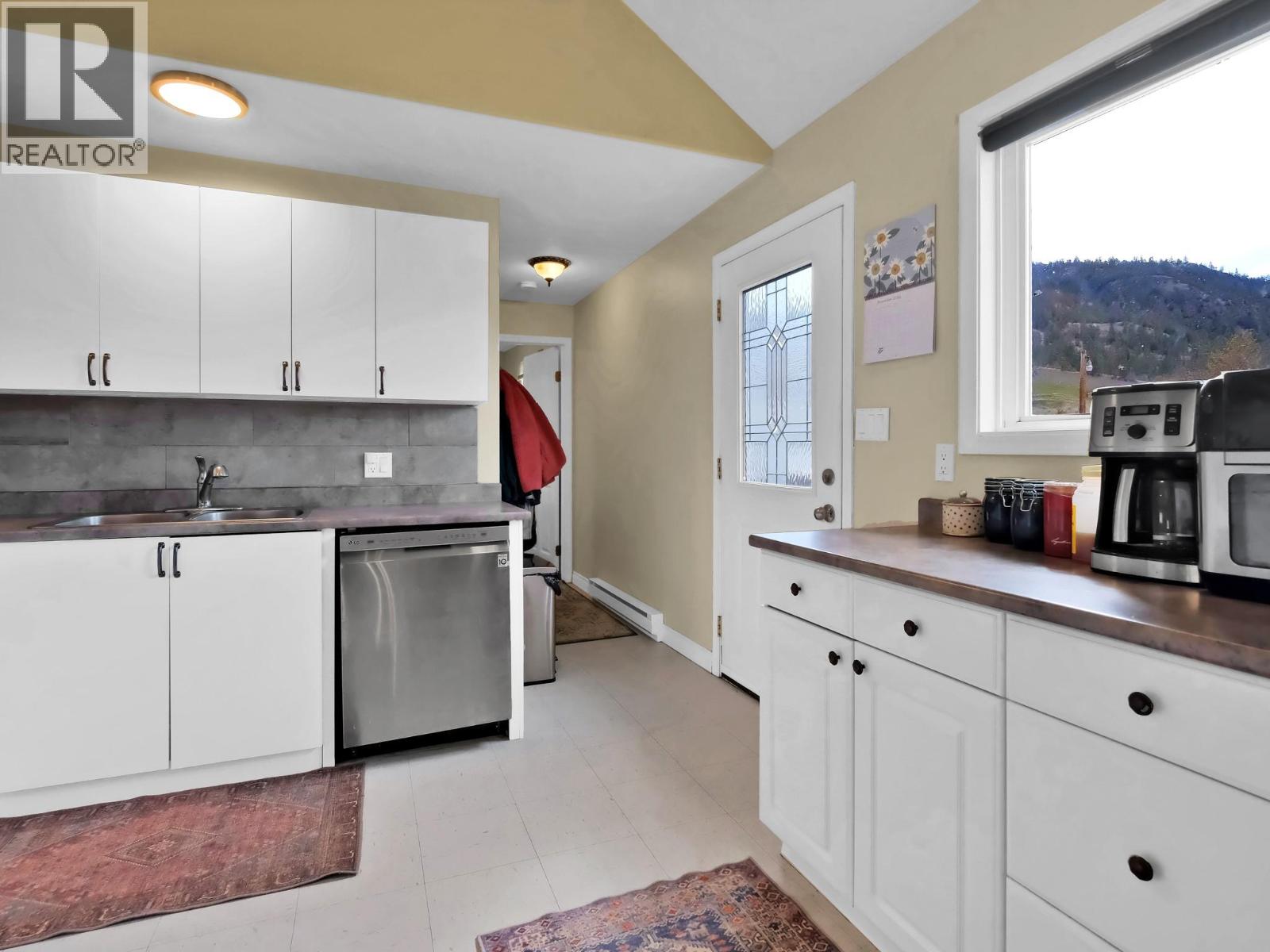 9801/9809 Gould Avenue, Summerland, British Columbia  V0H 1Z8 - Photo 50 - 10372916