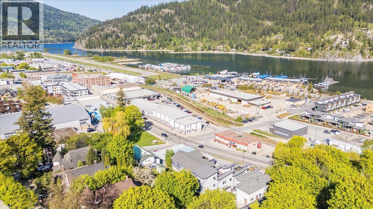922 Front Street, Nelson, British Columbia  V1L 4C2 - Photo 3 - 10373046